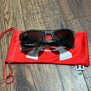 Under Armor youth sports sunglasses